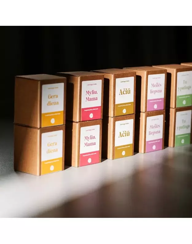 СВЕЧА ИЗ НАТУРАЛЬНОГО ВОСКА "ДОМ СЧАСТЬЯ" 1